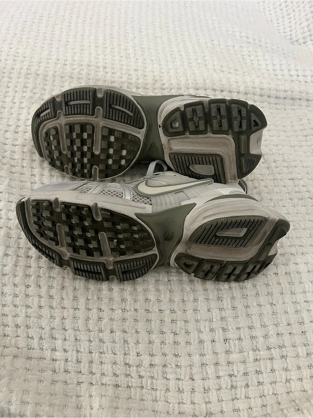 Nike Women’s V2K Run Shoes size 6